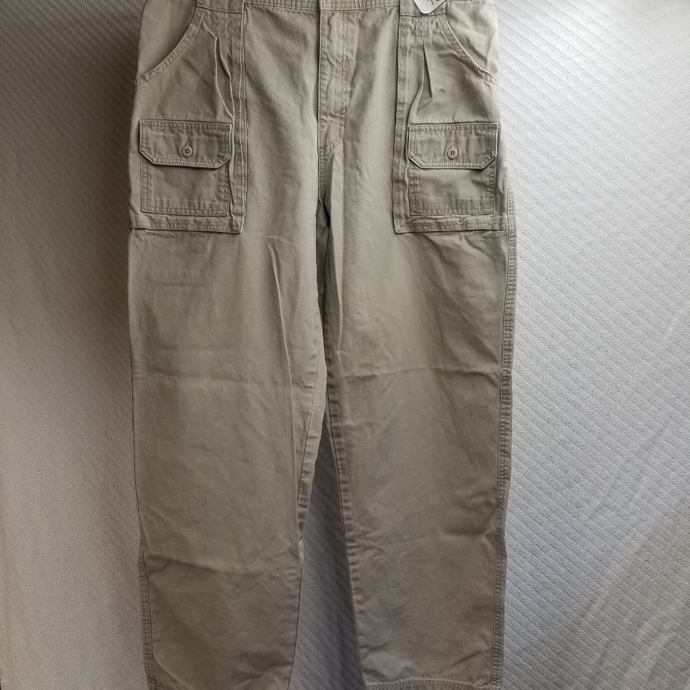 781 - Cabela's 36W 32L 7 Pocket Hiker